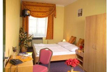 Чехия Hotel Jindřichův Hradec, Экстерьер